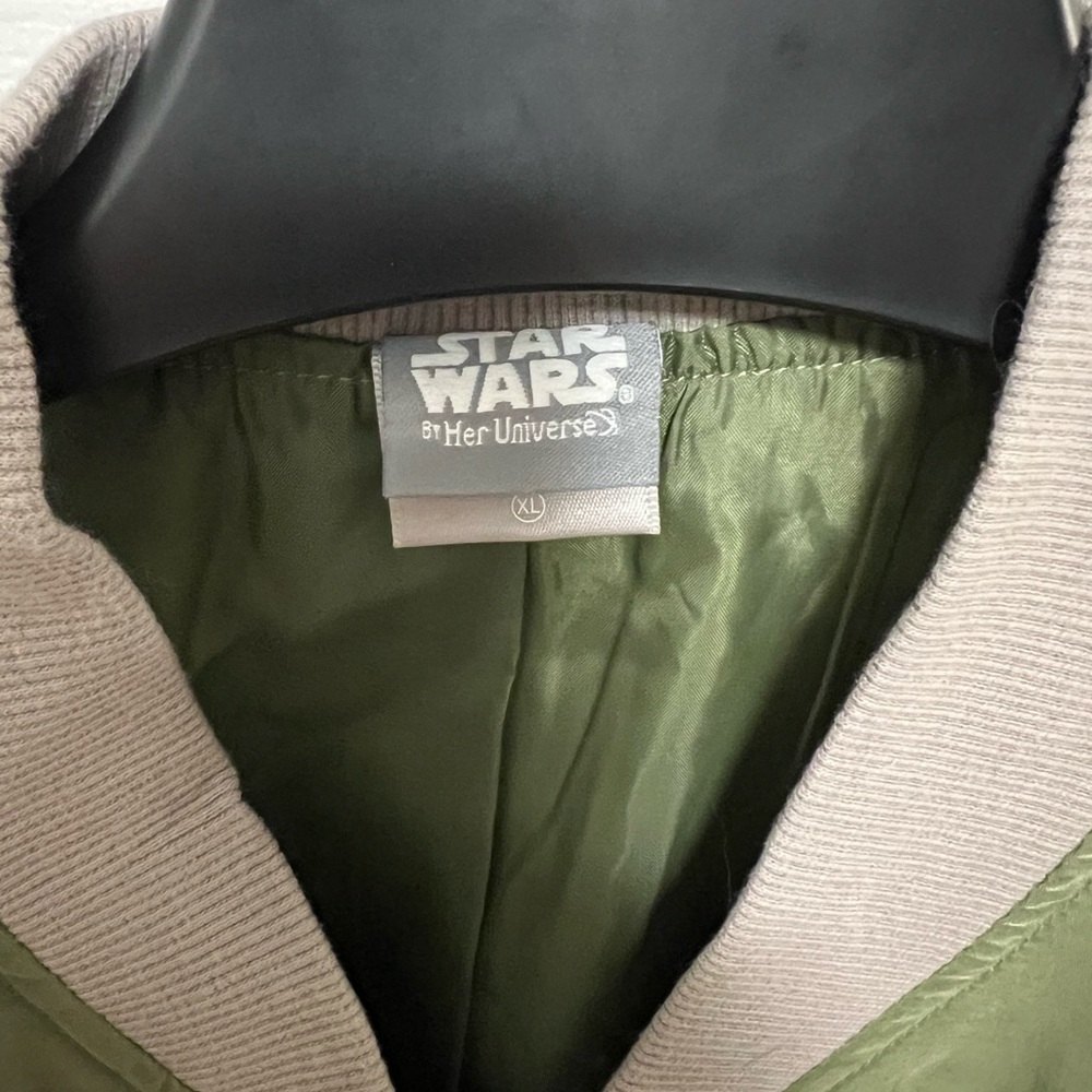 Her Universe Olive Green Boba Fett Star Wars Lightweight Bomber Jacket | Size XL - Picture 6 of 7